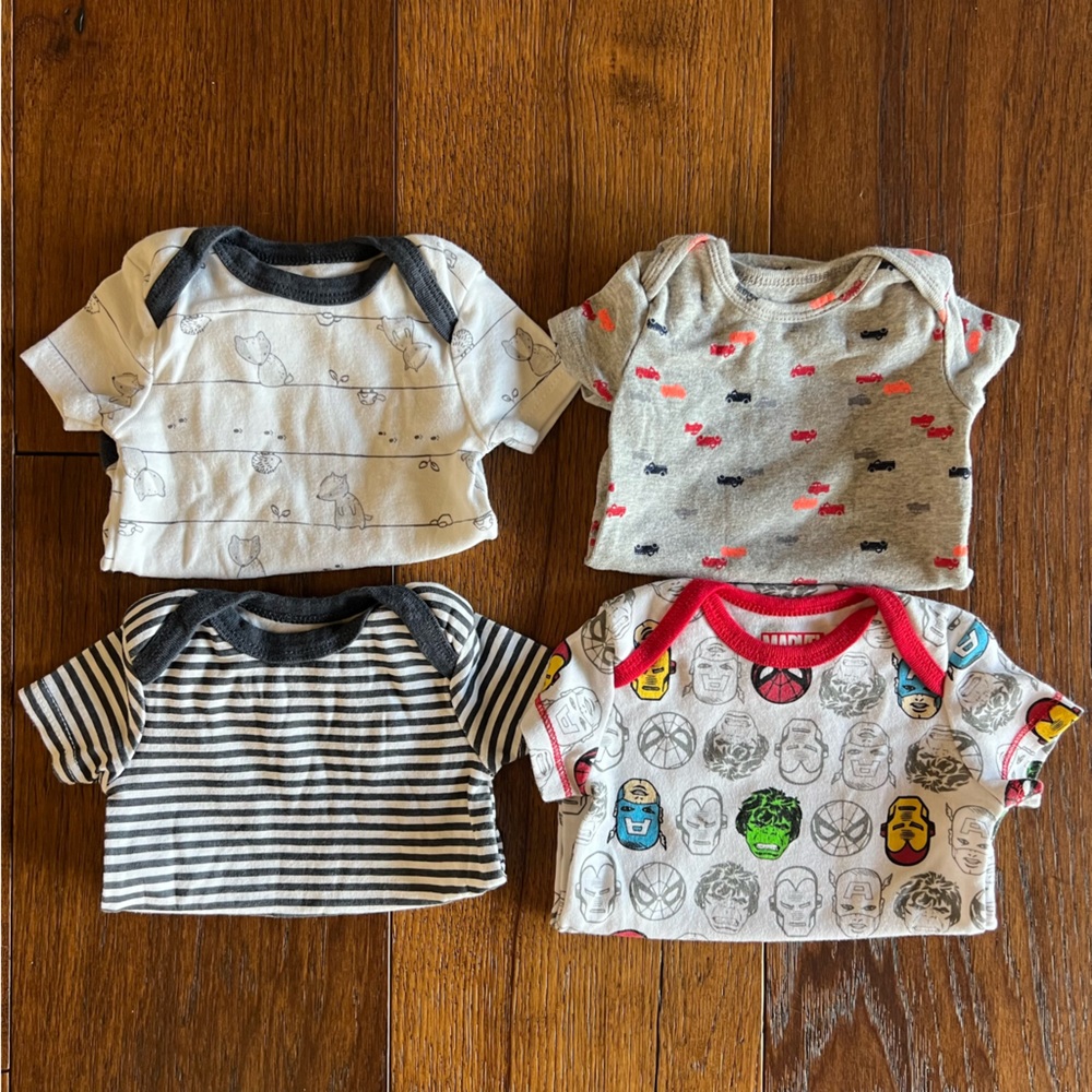 0-3M Boy Mixed Brand Short Sleeve Bodysuits